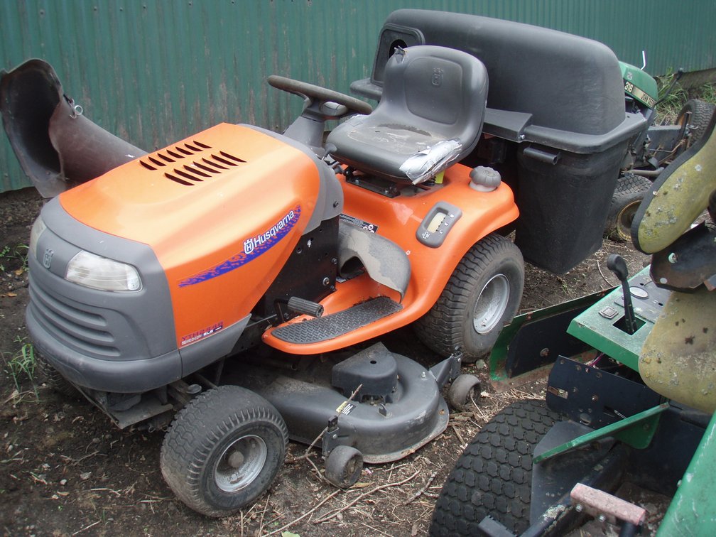 Husqvarna YTH2448 lawn mower with bagger
