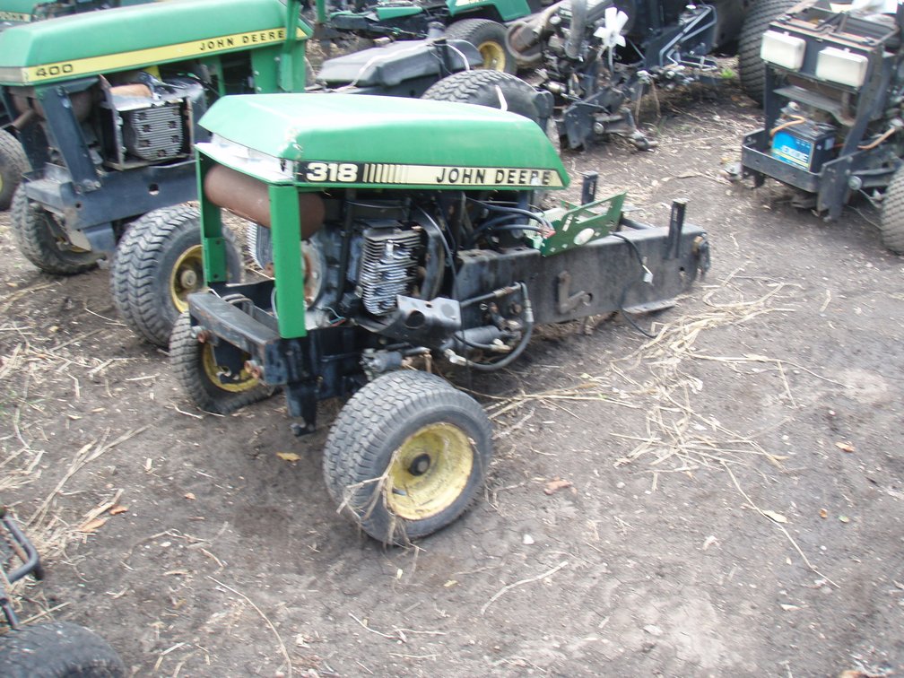 John Deere 318 garden tractor with Onan P218 engine for parts