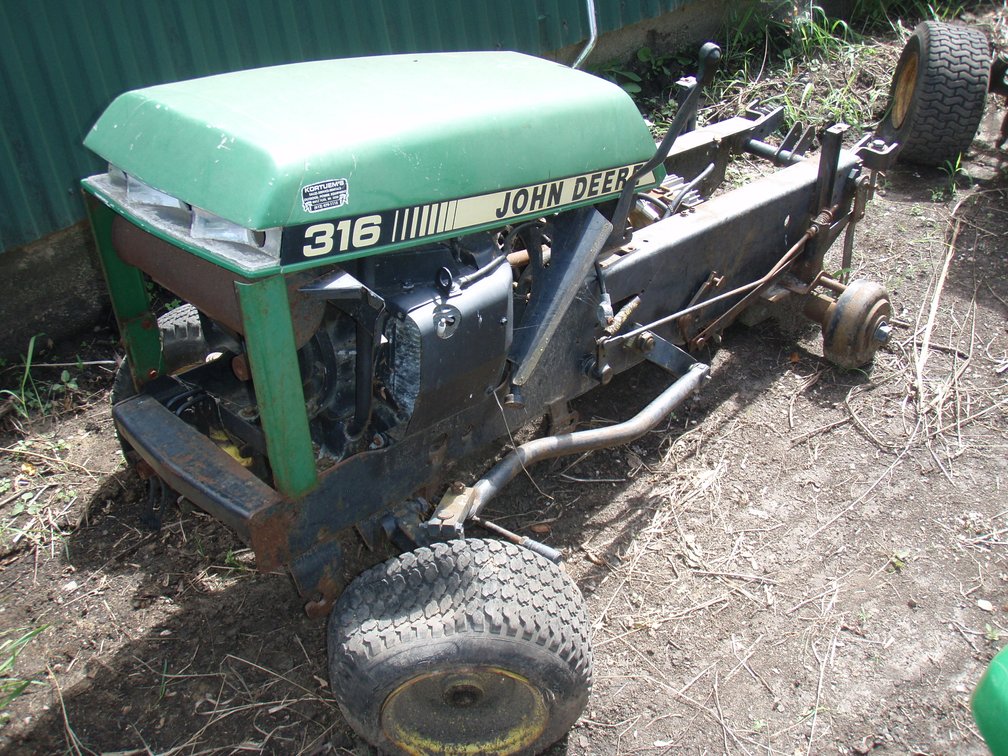 John Deere 316 garden tractor with for parts (has three point rockshaft)