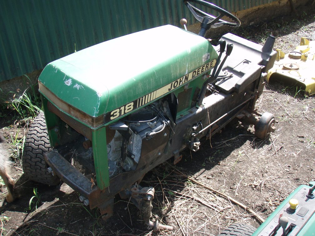 John Deere 318 garden tractor with Onan  engine for parts