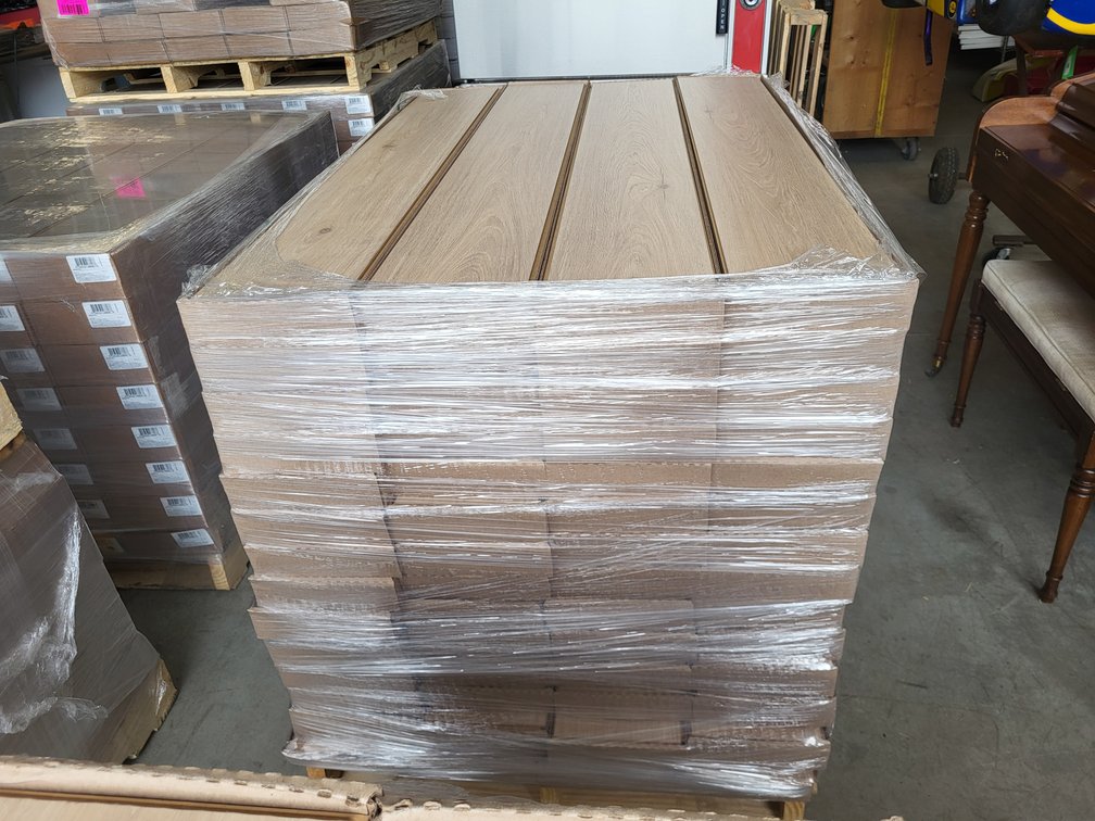 736 sqft White Oak Laminate Click Flooring