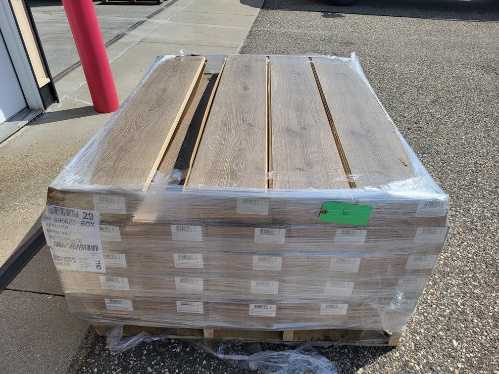 640.61 sqft Oak Click Laminate Flooring