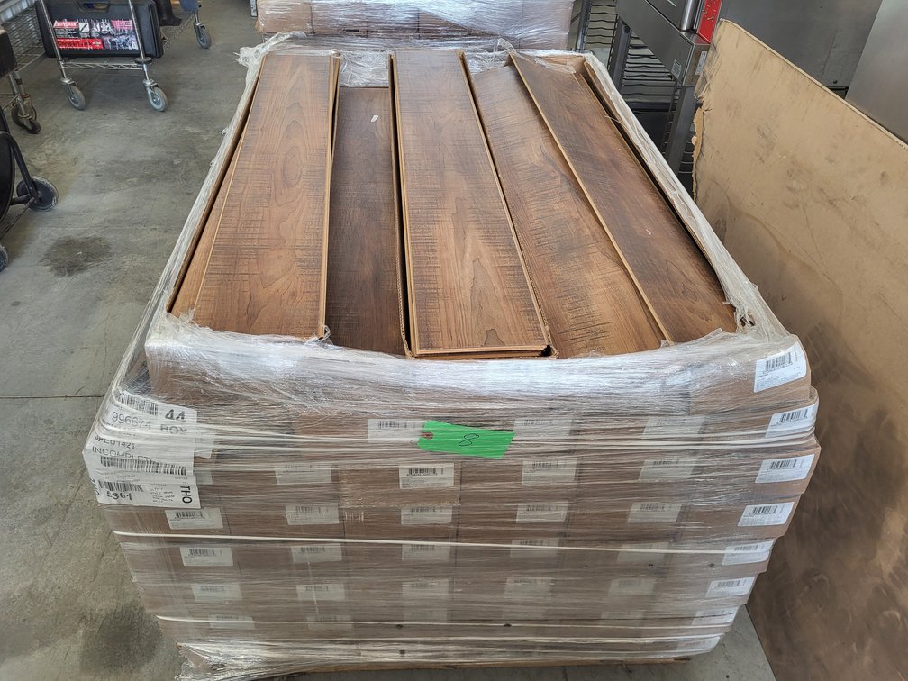 886.60 sqft PerfectSeal Conceptions Langwood Maple Click Laminate Flooring