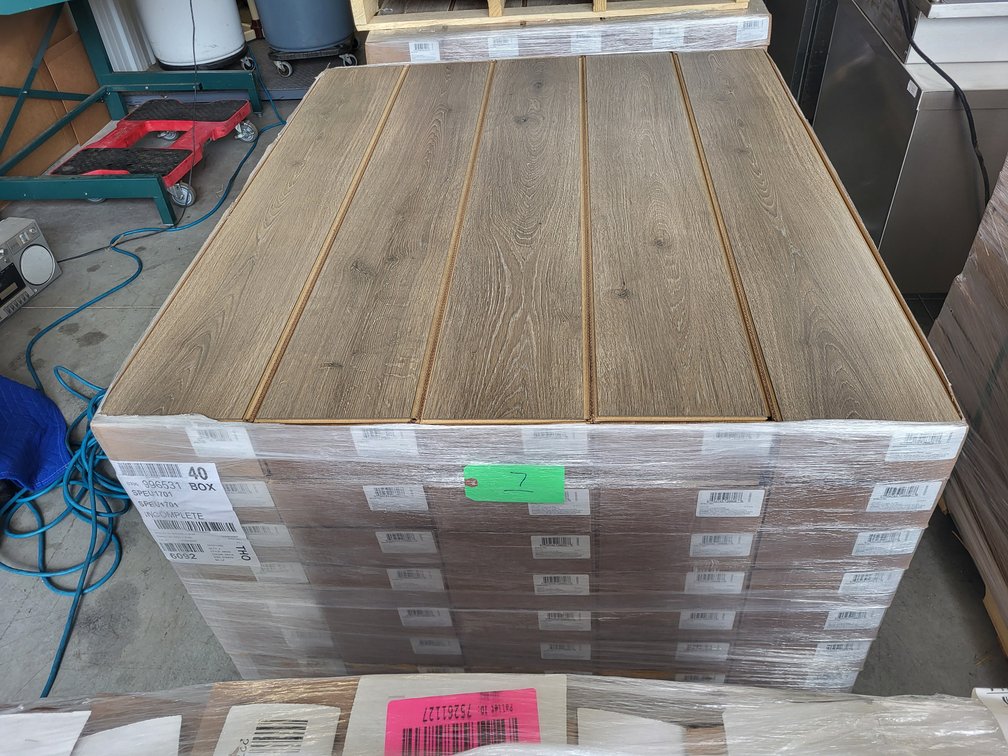 861.51 sqft Oak Click Laminate Flooring