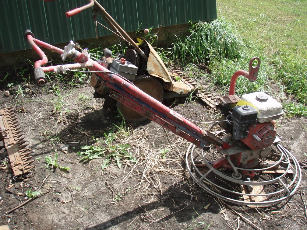 Power trowel for cement