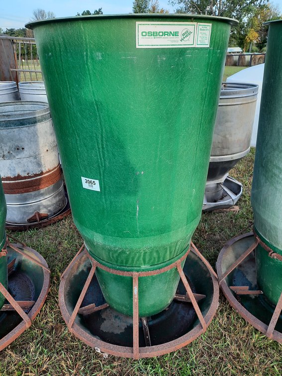 Osborne RF3 fiberglass 15 bushel hog feeder