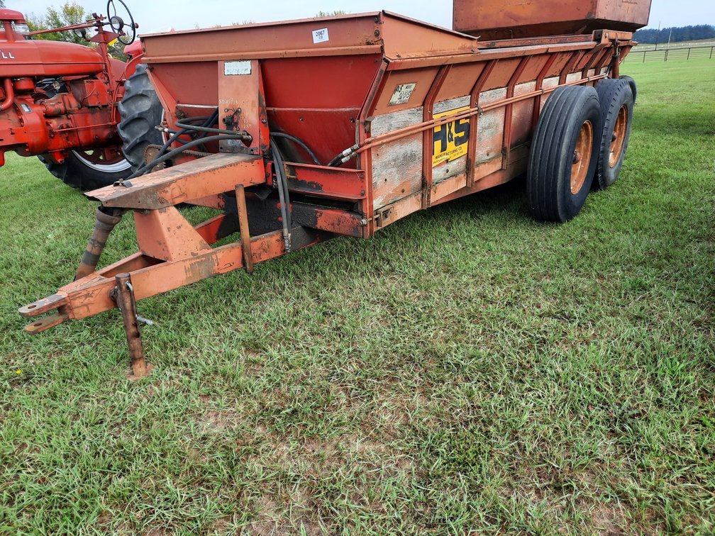 H&S 295 manure spreader