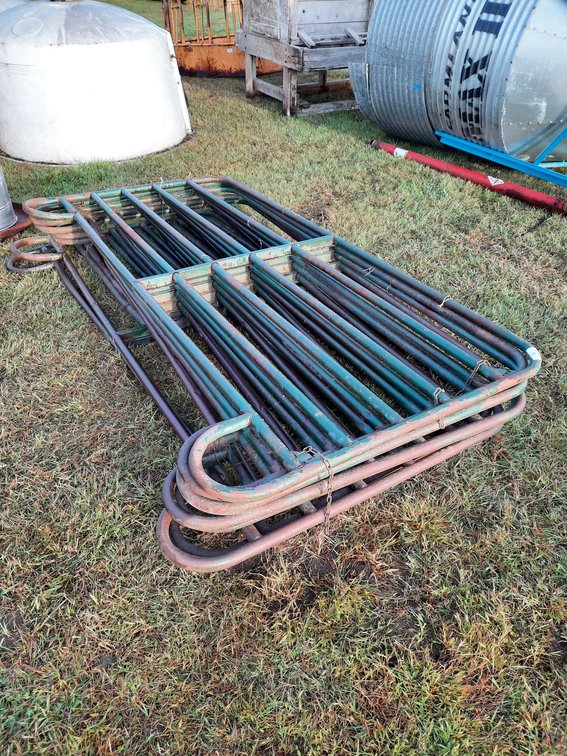 (7) 10' corral panels