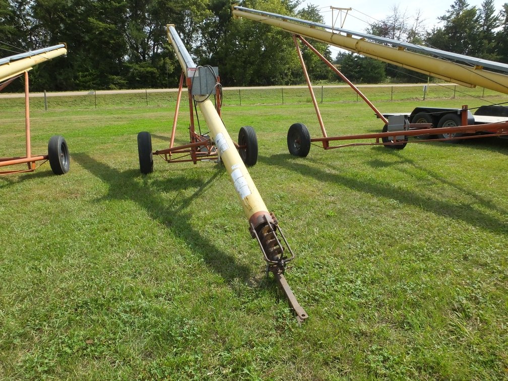 Westfield 70-28 auger, 7"x28', 5hp, 1ph, electric motor, on transport