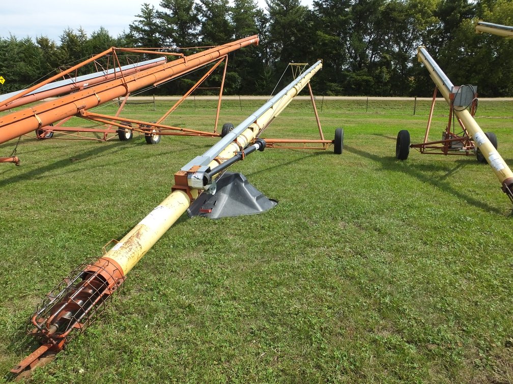 Westfield 8"x51' auger w/hopper