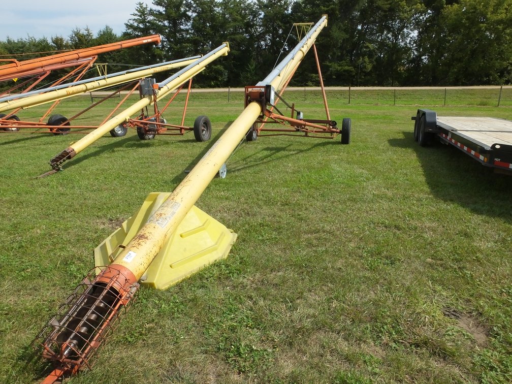 Westfield 8"x56'? auger on transport