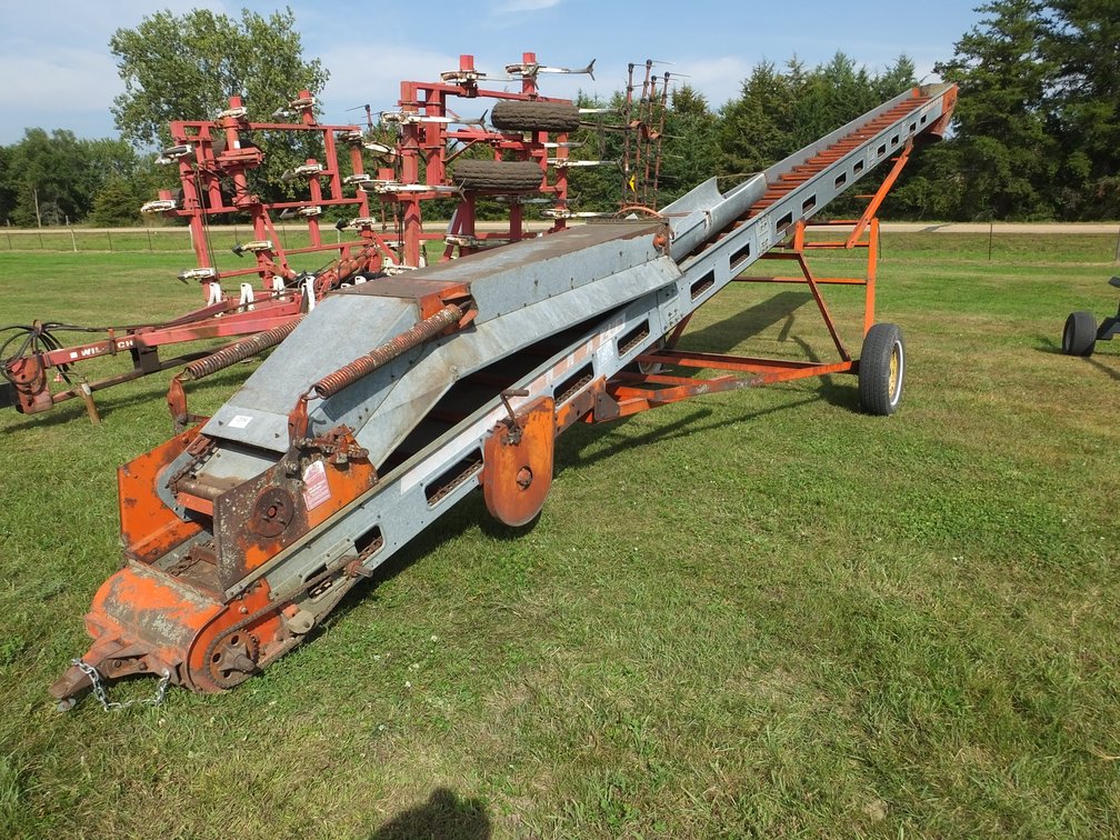 Owatonna 205 combination elevator, approx. 36', 540pto