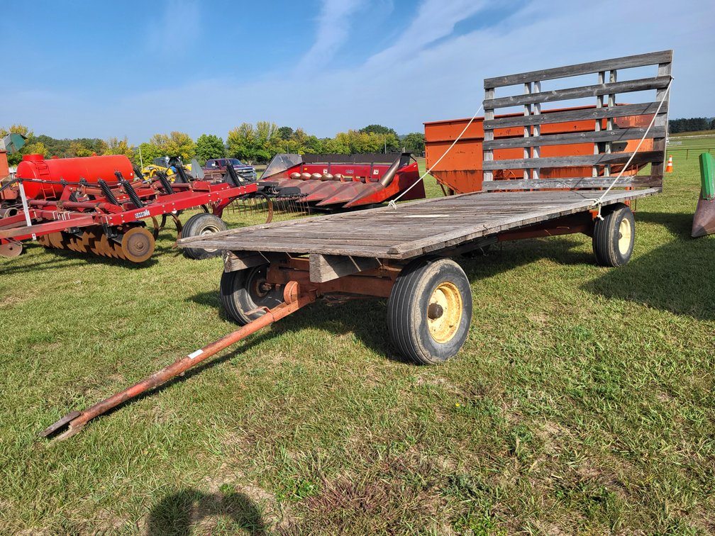 8'x17' hay rack on 4-wheel running gear
