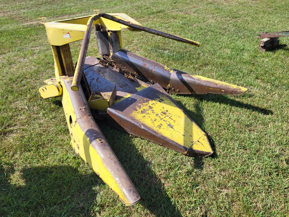 John Deere 2-row corn head, 36" rows
