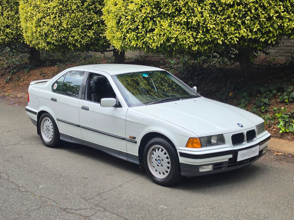 BMW 325i (E36)