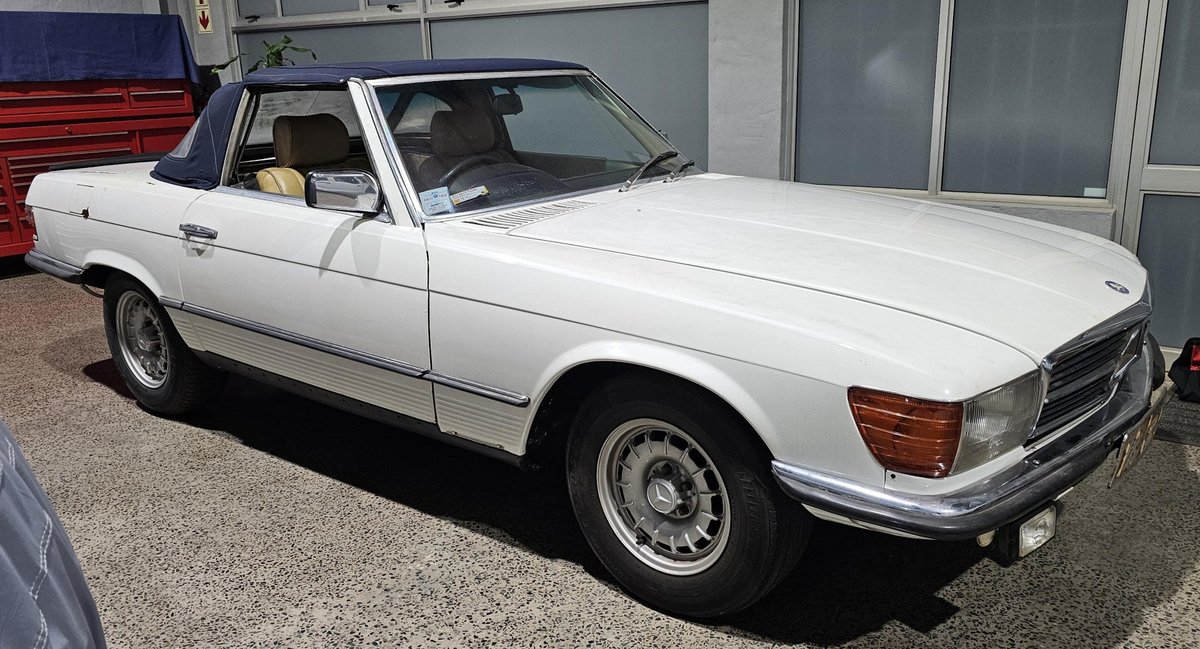 Mercedes-Benz 500SL (R107) – Early V8 Project on Mexican Hats