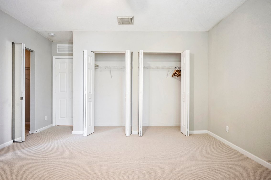 Image for Thousand Oaks Townhouse Riviera Beach, Online Auction, Palm Beach County