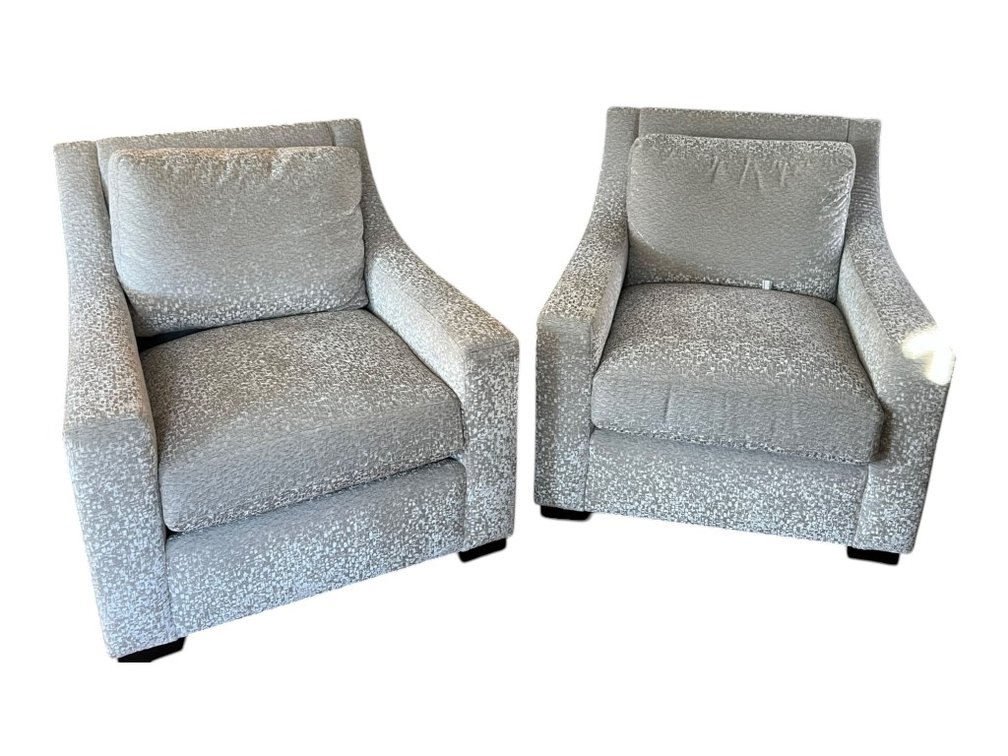 $5,500 Pair of Bernhardt Interiors Upholstered Club Chairs in Neutral Textured Fabric, 36"