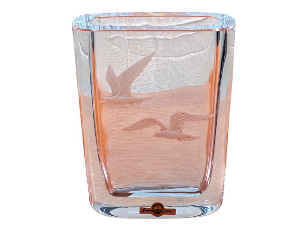 Signed Strömbergshyttan Swedish Art Glass Vase, Intaglio Etched Soaring Seagull Motif, Blush Rose, 7"H