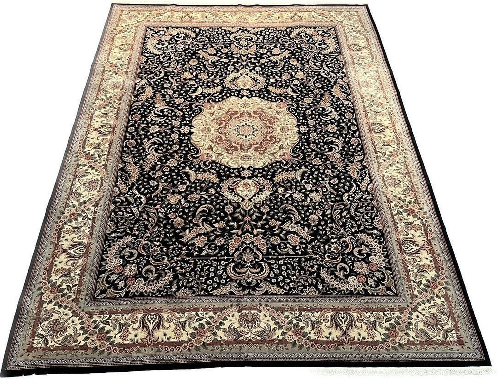 Kashan Design Hand-Knotted Wool and Silk Area Rug, 9'9" x 13'9"