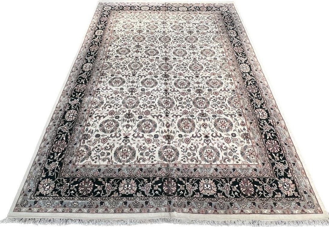 $8,350 Kashan Design Wool Rug from India, 11'11" x 18'3"