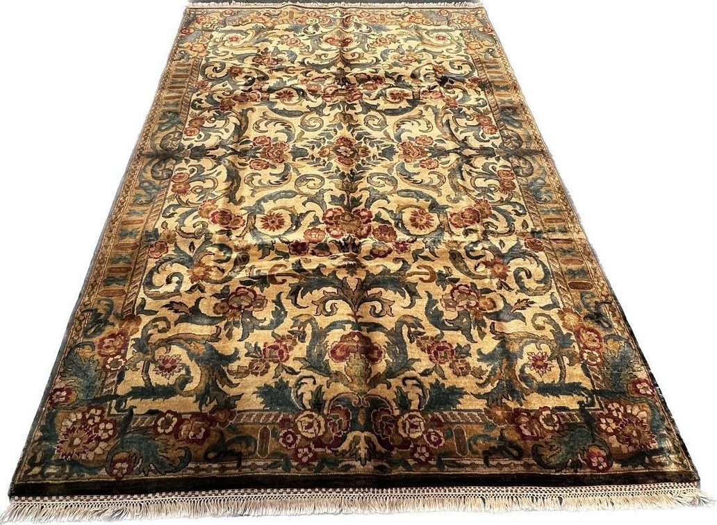$6,220 Khorasan Wool Rug, 6'0" x 9'1".