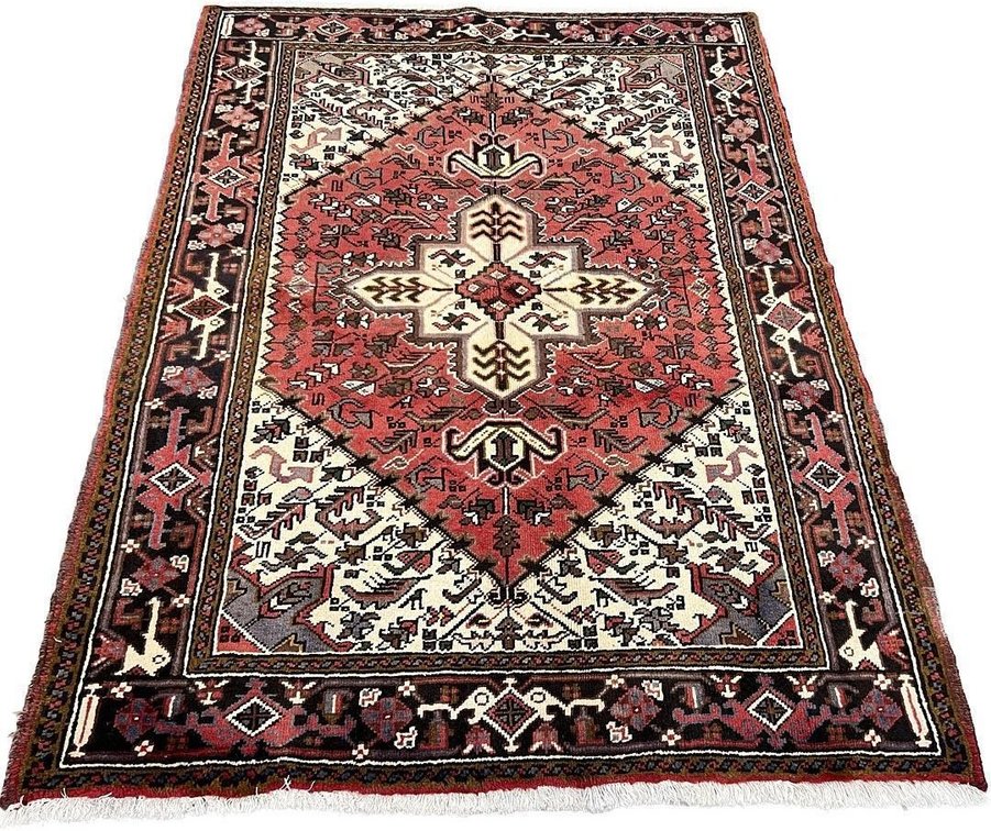 $2,220 Heriz Wool Rug from Iran, 4'11" x 6'7".