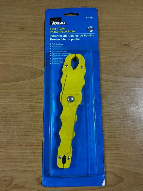 Ideal Safe-T-Grip Pocket Fuse Puller
