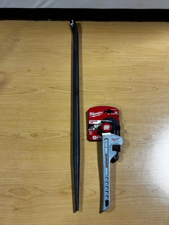 Lot of 2 Milwaukee Overbite Jaw Grip 10" & Crowbar