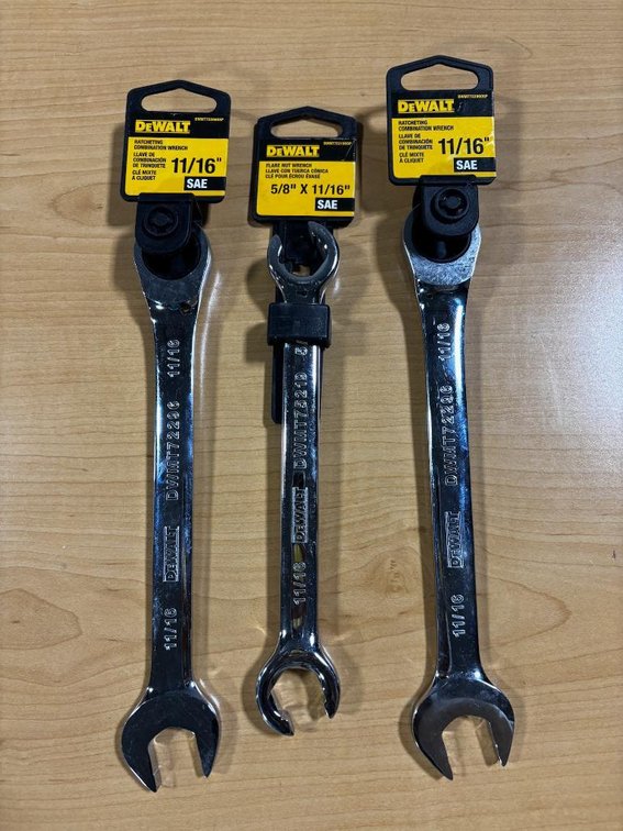 Lot of 3 DeWalt 11/16" Wrenches - Ratcheting Combination & Flare Nut 5/8"