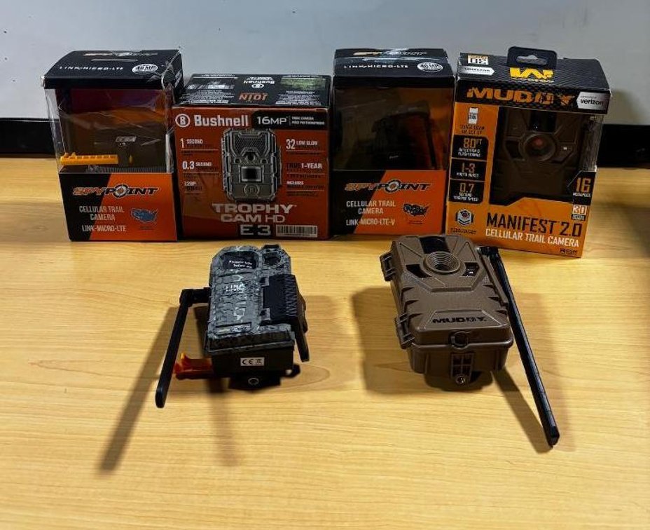 Lot of 6 Cellular Trail Cameras