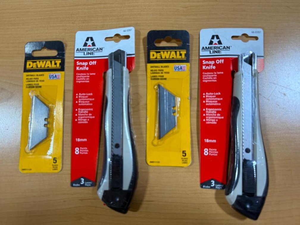 2 New Razor Blade Knives and Two Packages of Razor Blades