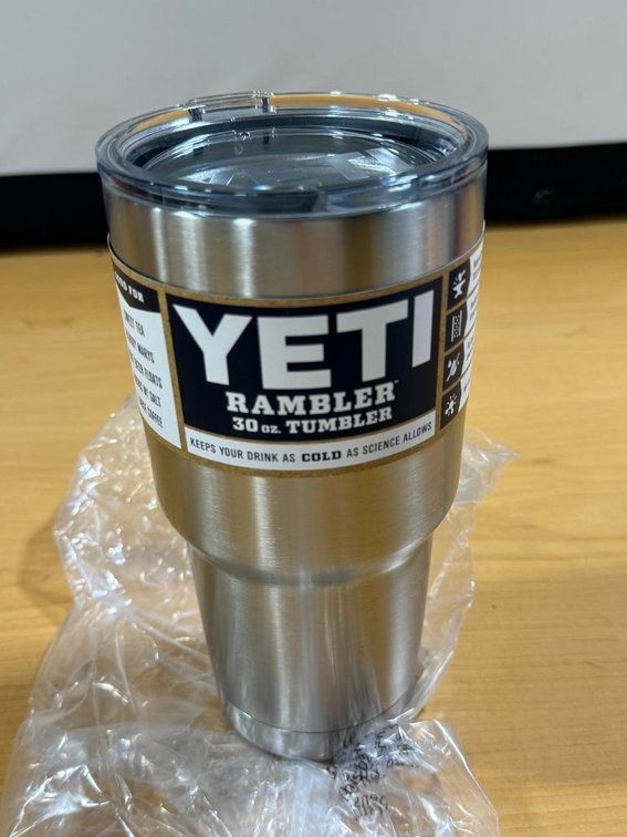 New, YETI Rambler 30oz Tumbler