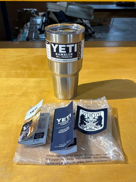 New, YETI 30oz Rambler Tumbler