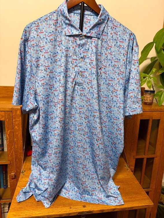 Johnnie-O Destination Performance Polo, Size XL, Chicago Chi-Town in Malibu, Chicago Themed Print