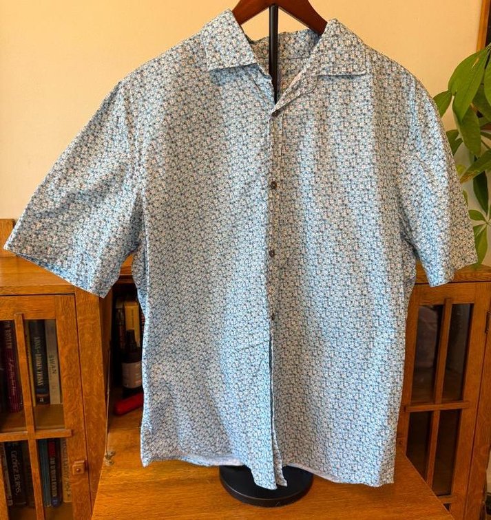 Johnnie-O Featherweight Size Large, Short Sleeve Button Down Dress Shirt, Color: Baja