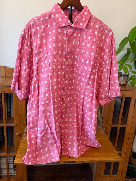 Johnnie-O Hangin' Out Short Sleeve Button Down, Size XL, Style: Boyette, Color: Raspberry (Tiny Hole See Images)