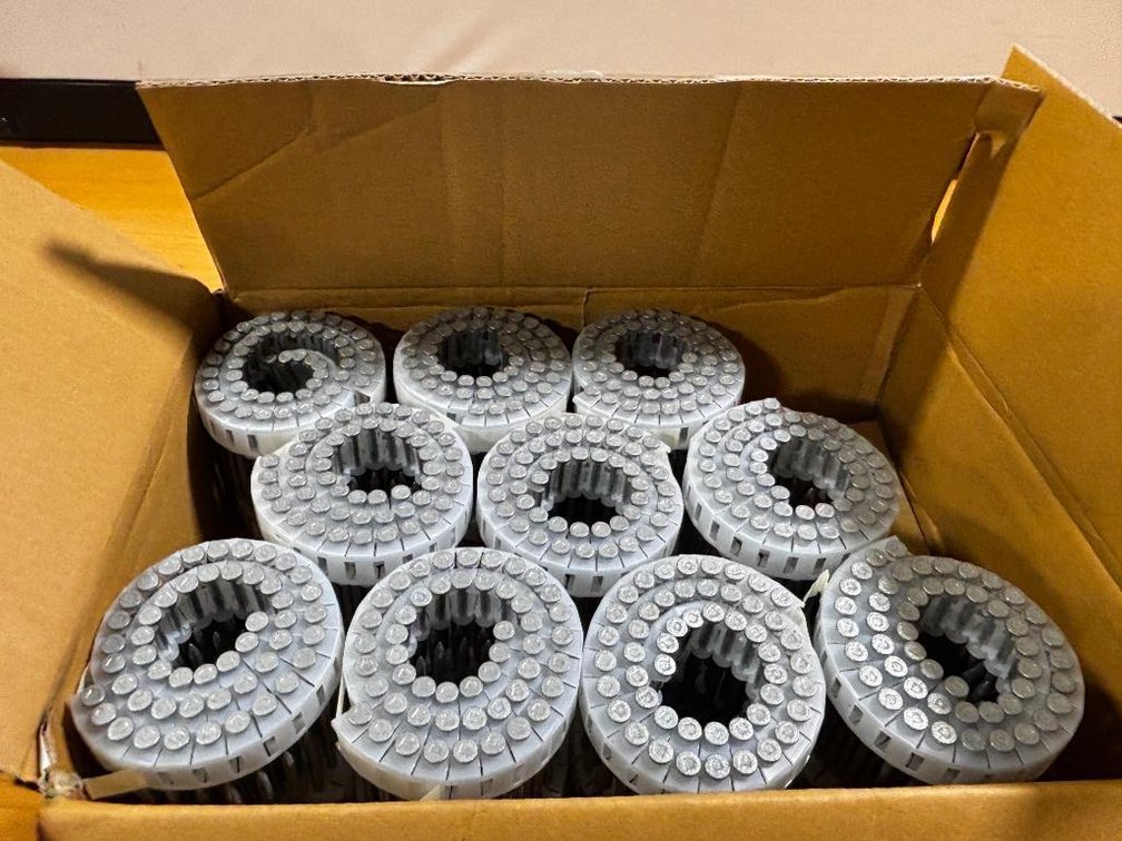 Case of 1,000 Pins 2-1/2in x .145in Coil Nails