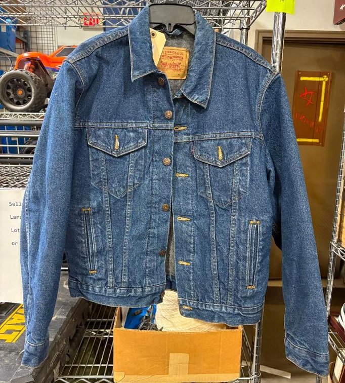 Vintage Levi's Denim Jean Jacket Size 40