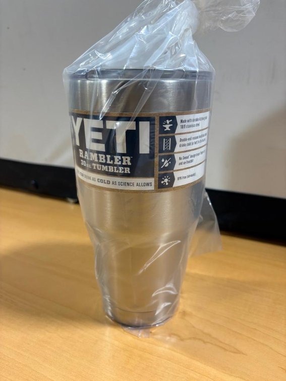 New, YETI Rambler 30oz Tumbler