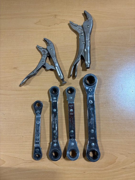 Lot of 6 Tools, 2 Pair of Vise Grips, 4 Craftsman Ratcheting Combination Wrenches