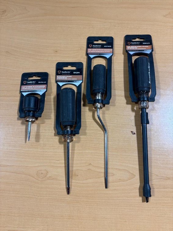 Lot of 4, New, Southwire Screwdrivers and Screwbit Holding Driver