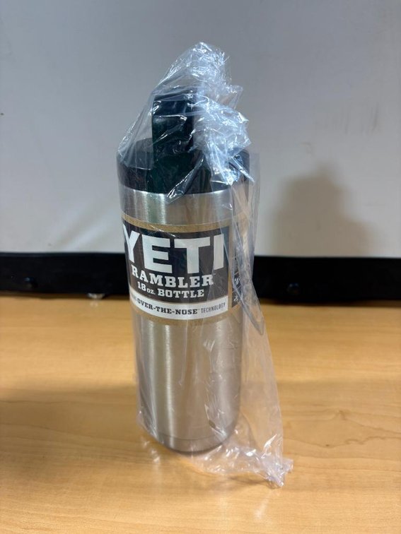 New, YETI Rambler 18oz Bottle