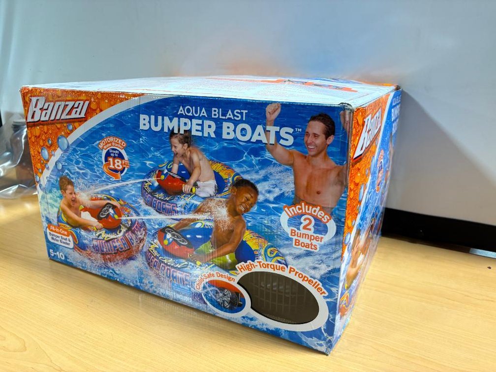Banzai Aqua Blast Bumper Boats, All-In-One Bumber Boat and Water Blaster w/ High-Torque Propeller, Includes 2 Boats