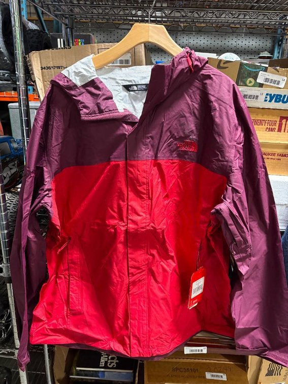 New, North Face Size XXL Venture 2 Jacket Rage Red Hiking Windbreaker Jacket, New w/ Tags, Retail: $99.00