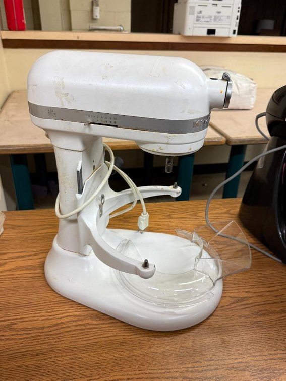 Kitchenaid 6qt, Model 600, 575 watt Stand Mixer, No Bowl, No Attachments