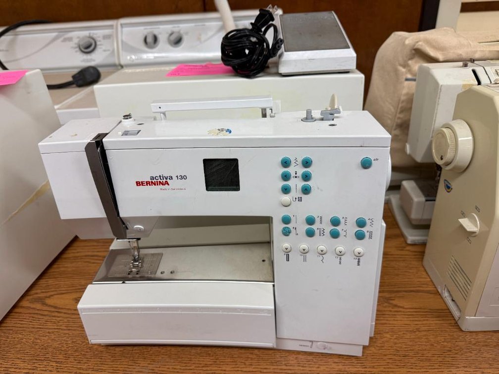 Bernina Activa 130 Sewing Machine w/ Hard Cover