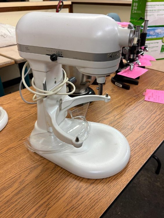 Kitchenaid 6qt, Model 600, 575 watt Stand Mixer, No Bowl, No Attachments