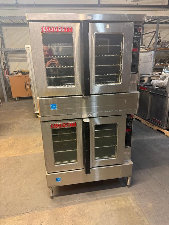 Blodgett Zephaire Double-Stack Convection Oven, Fixed Base, Very Clean