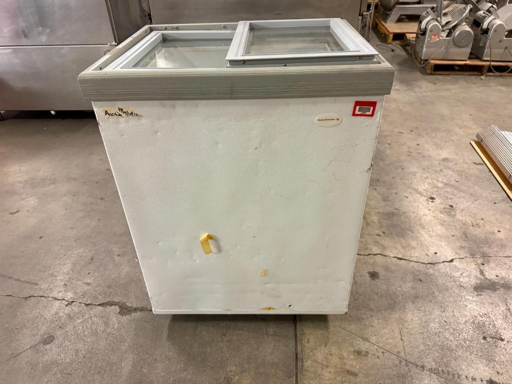 Carrier Model B5S4 Reach-In Ice Cream Freezer
